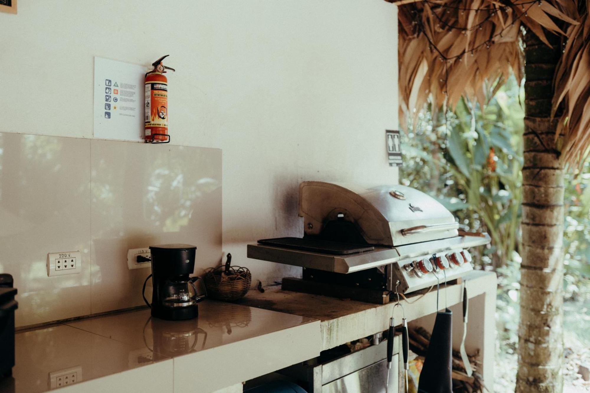 Casa De Los Amigos Caribena Cahuita Ngoại thất bức ảnh